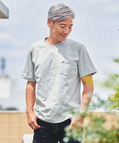 グレー
