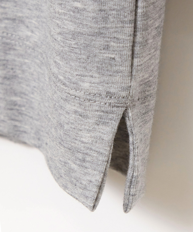 チェーンデザイン ロゴプリント Tシャツ