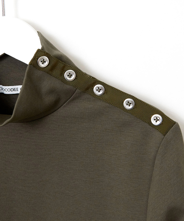 ボタン ハイネック カットソー