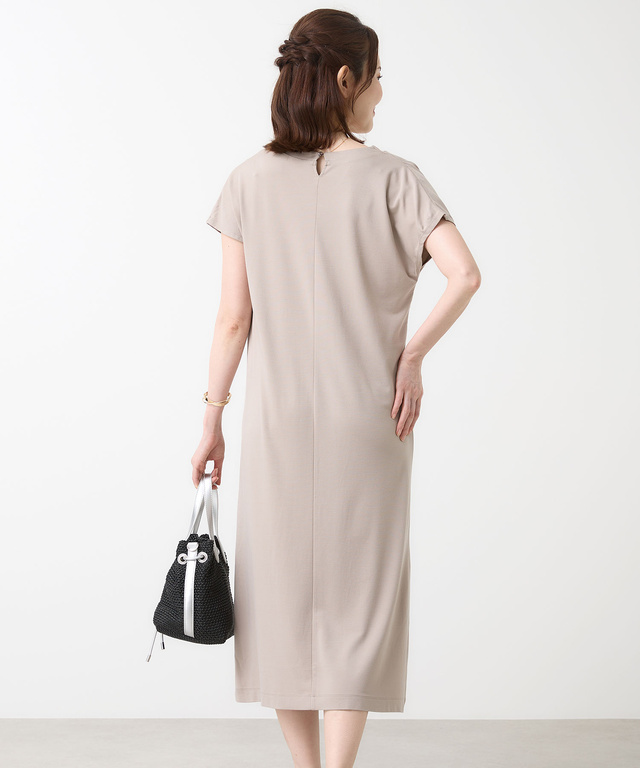 Vネック ロングワンピース【オンラインショップ・一部店舗限定】