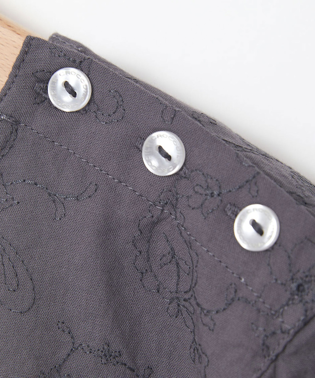 レイヤード風 刺繍ブラウス【オンラインショップ限定】