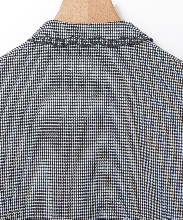 襟刺繡 デザイン ブラウス