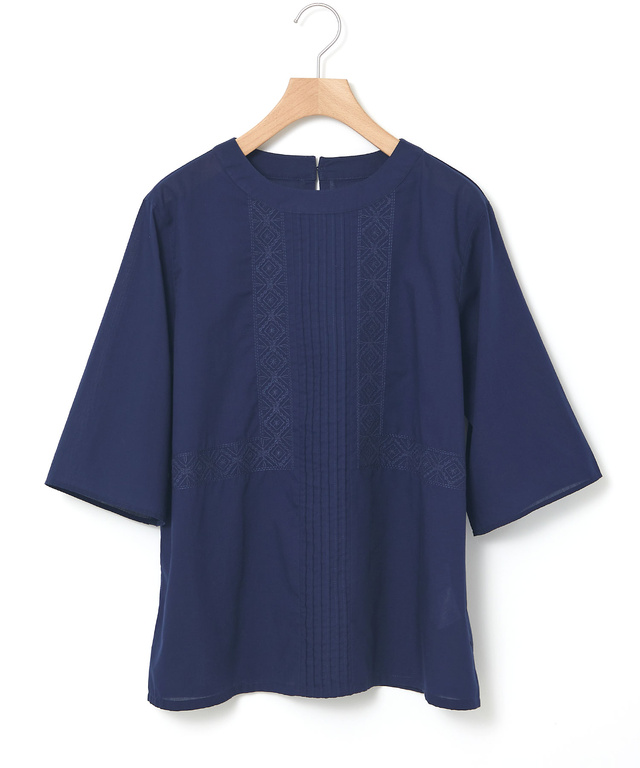 ピンタック 刺繍 ブラウス【オンラインショップ・一部店舗限定】