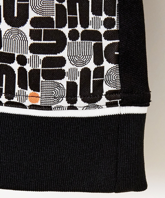 モノグラム ジップ プルオーバー