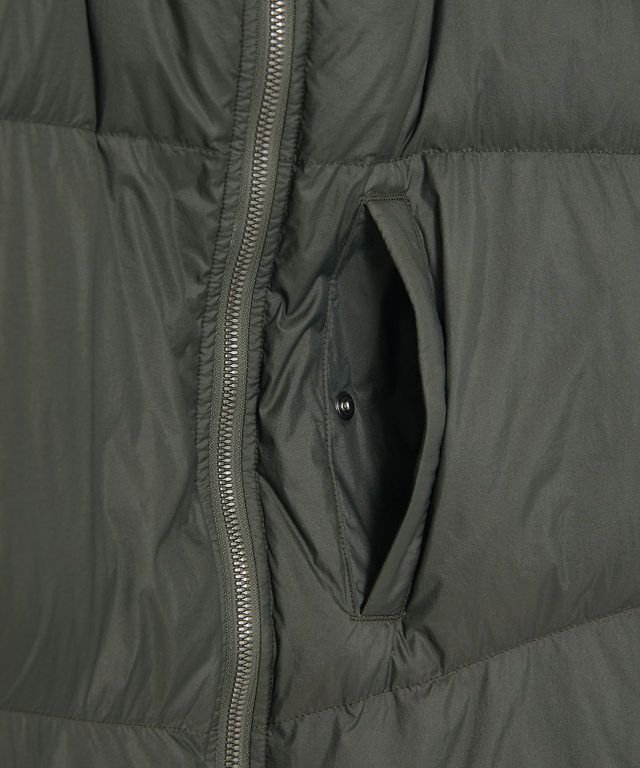 フード付き  スタンドカラー ダウンジャケット