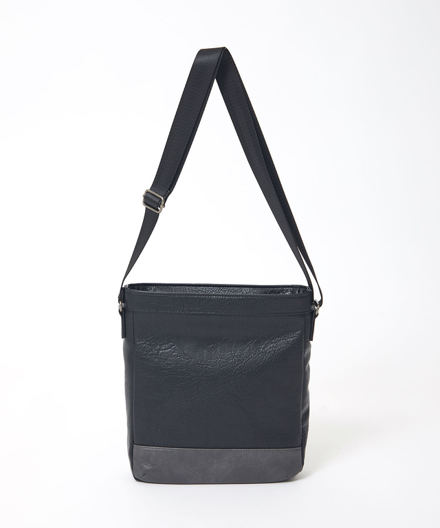 合成皮革 縦型 ショルダーバッグ