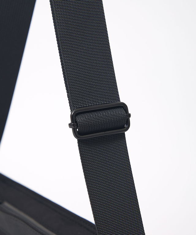 ナイロン ジップデザイン ショルダーバッグ