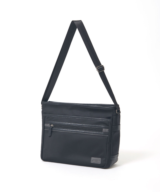 ナイロン フロントポケット ショルダーバッグ