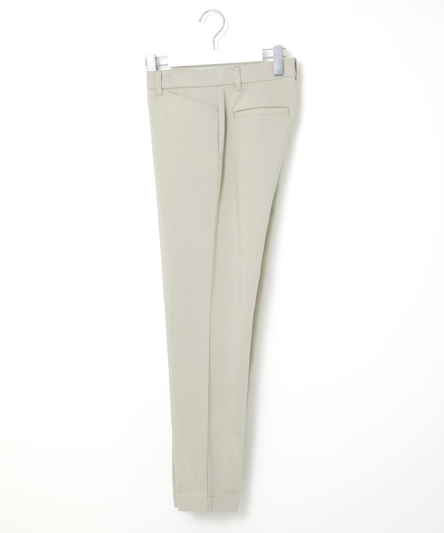 ストレッチ テーパードパンツ