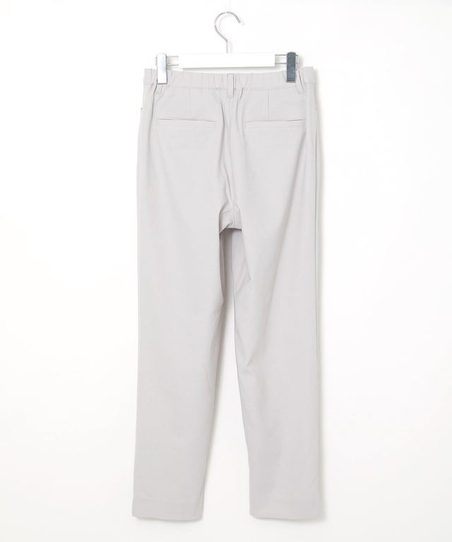 テーパード パンツ